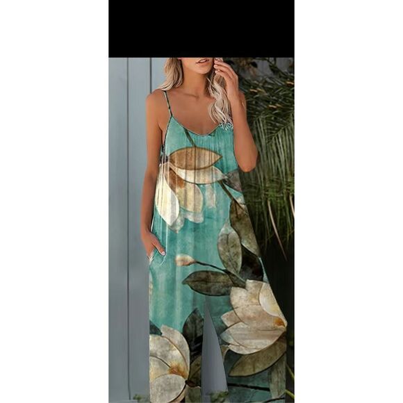 Beautiful lotus print spaghetti strap, romper/overalls with pocket - Picture 7 of 9